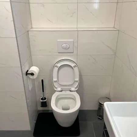 Spacious & Cozy With Garden Near Frankfurt דירה