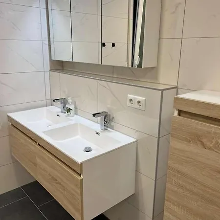 דירה Spacious & Cozy With Garden Near Frankfurt